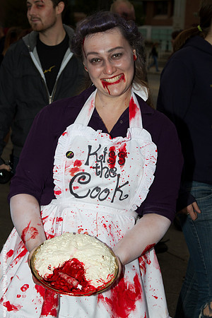 Touch that pie and i'll cut your fingers off...