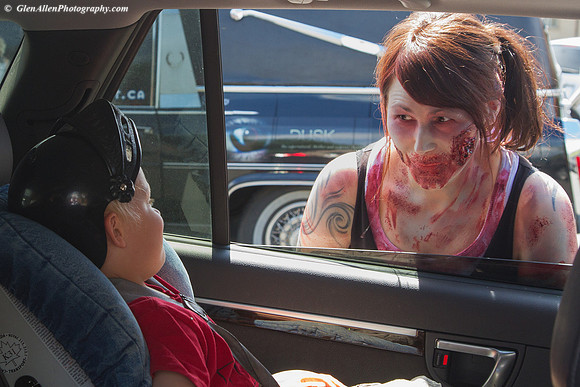zombie attacks the lil ones
