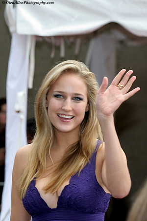 Leelee Sobieski attending the red carpet gala premier for "Elizabeth: The Golden Age" at the 2007 Toronto International Film Festival